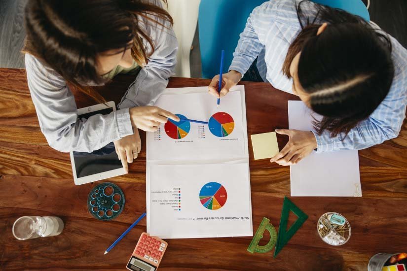 Automated market research and trend analysis for enterprise software planning